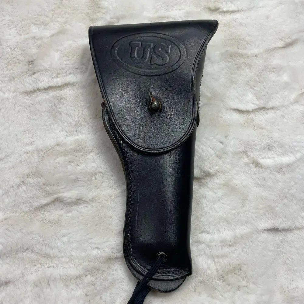 Vintage WW II Genuine US Military/ US Navy Black Leather Gun Holster Collectible